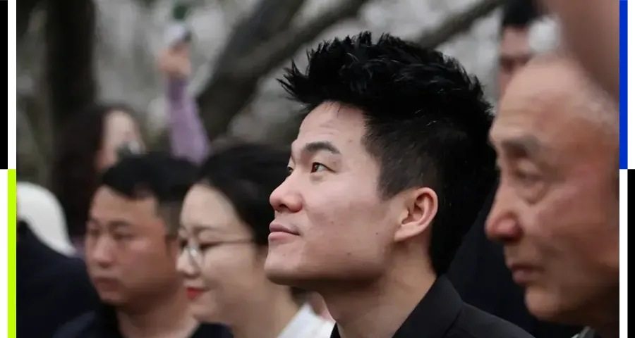 董宇辉“小号”练成:成功背后的故事与启示_儒读汇